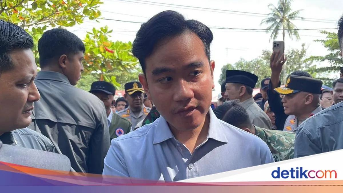 Gibran Hadiri Puncak Perayaan Imlek di Lapangan Banteng