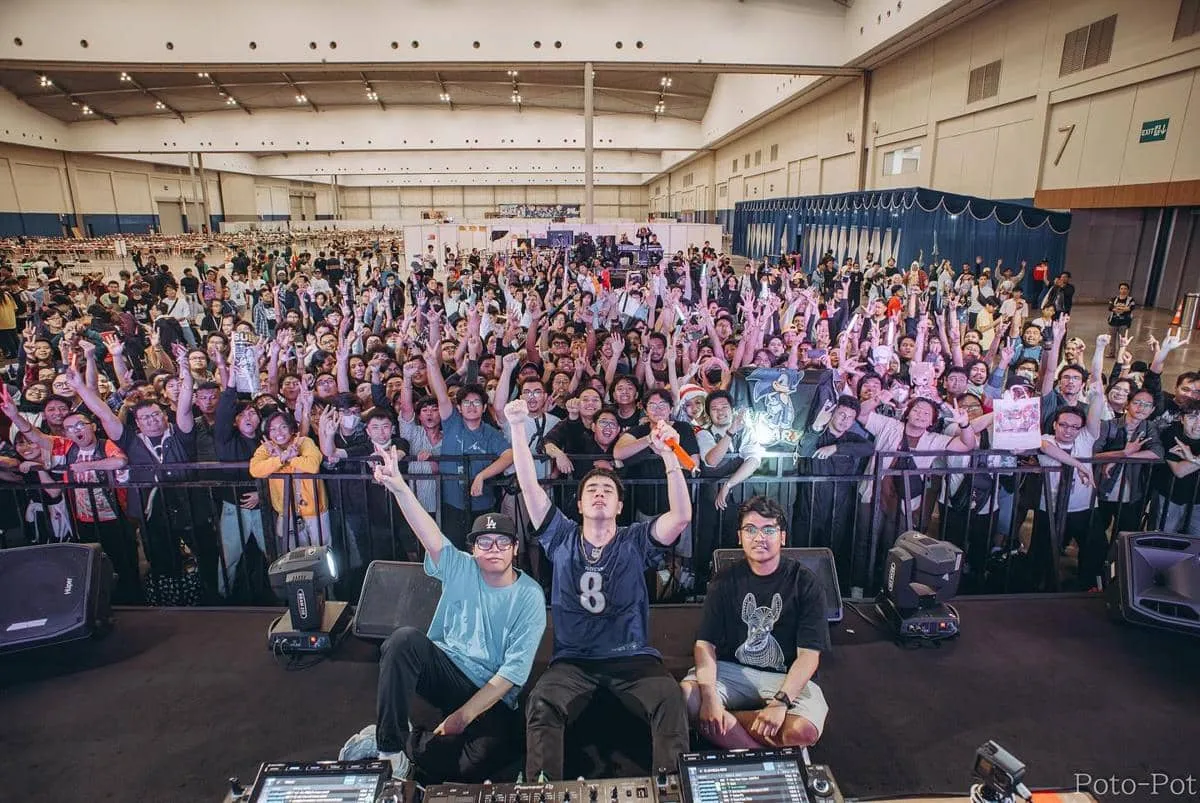 Menggali Selera Anisong dan J-Pop di Komunitas Modern bersama REDSHiFT