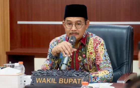 Camat Didorong Aktif Sosialisasikan Migrasi Listrik ke PLN