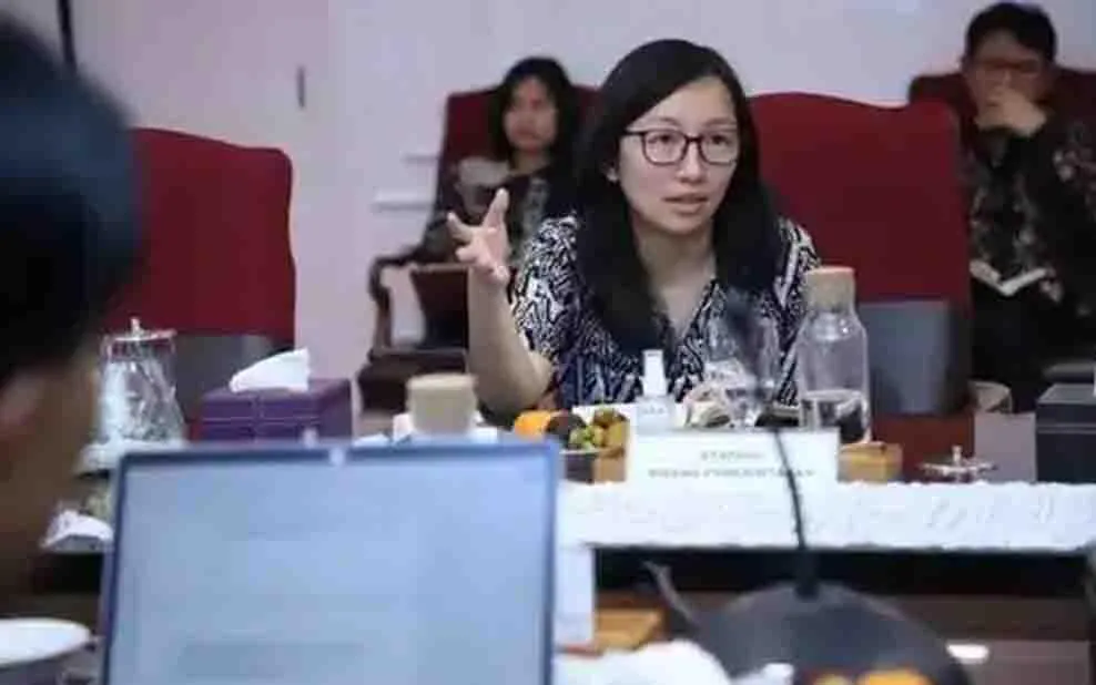 Kasus Korupsi Chromebook: Jurist Tan Buron, Publik Tuntut Kejelasan Hukum