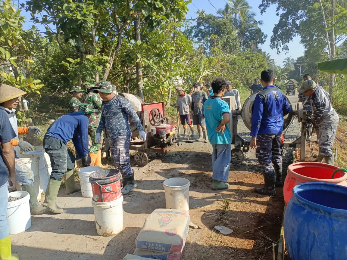 Pengecoran Jalan TMMD 129 Desa Cukil Mempercepat Akses Ekonomi Warga
