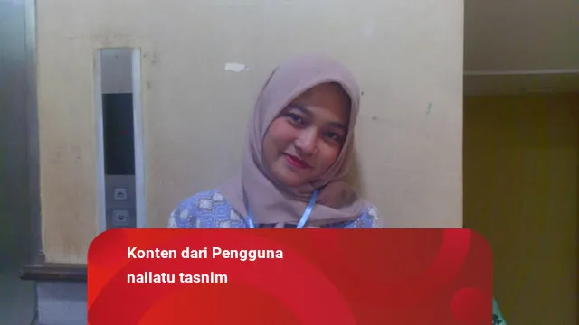 Makna dalam Kesunyian Pasir: Kisah dalam Cerpen 'Jejak Cahaya di Pasir yang Diam'