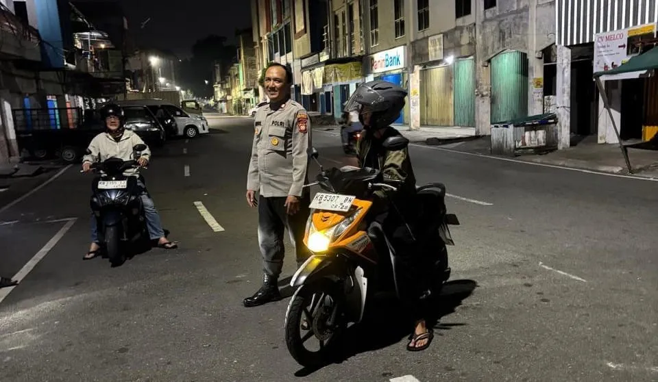 Patroli Malam Pos Polisi Serayu Tingkatkan Keamanan di Pontianak
