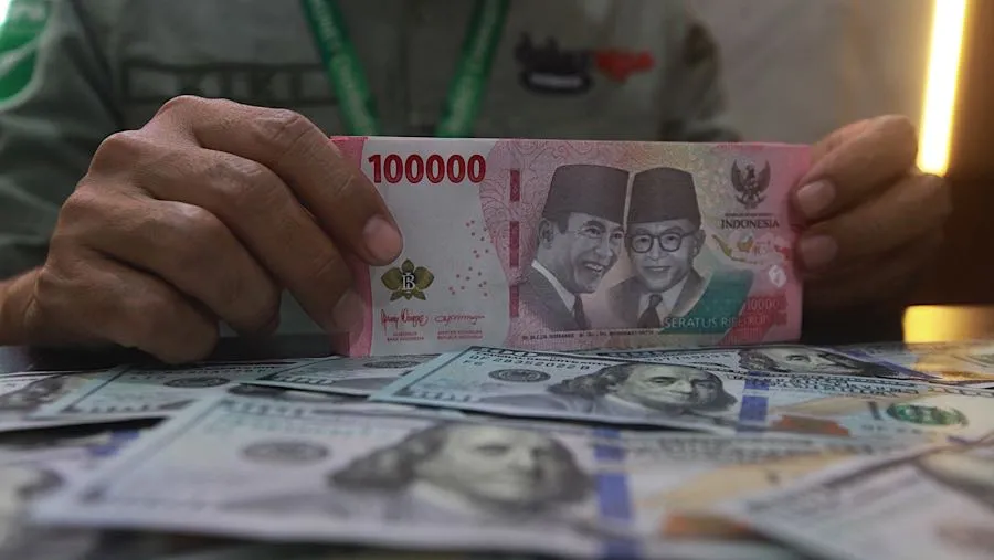 Rupiah Dibuka di Rp18.000/US$, Kemudian Menguat
