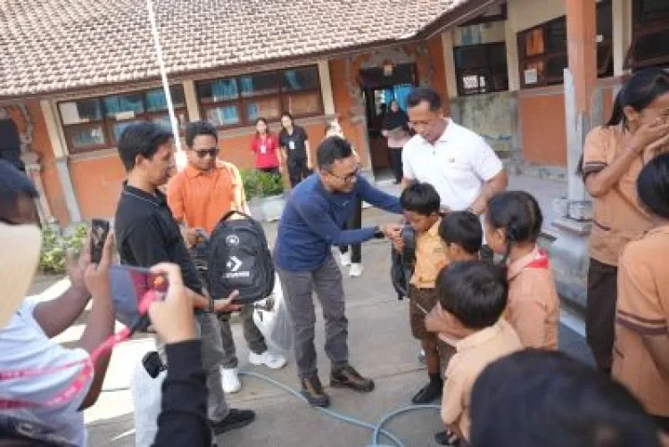 KJB Berbagi Bantuan untuk Korban Banjir Bandang di Desa Banjar