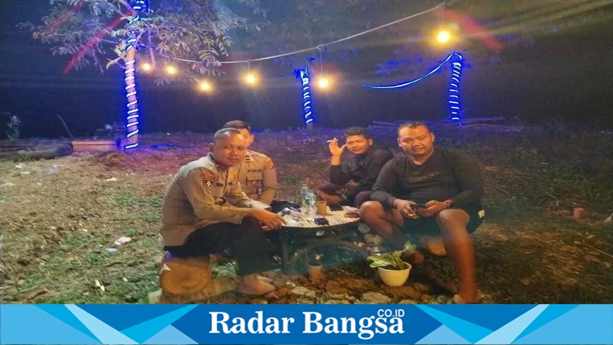 Polsek Laren Pantau Kegiatan Nonton Bareng Final Piala Dunia di Mojoasem