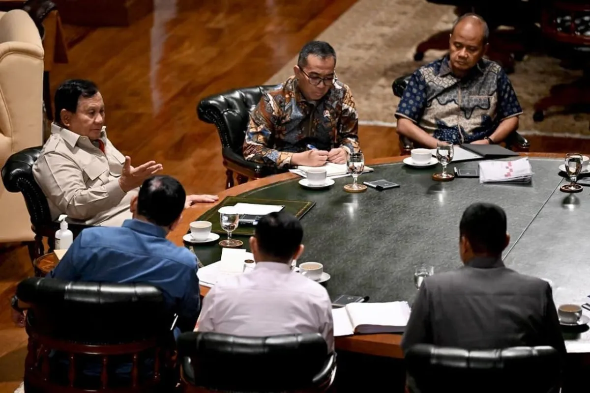 Prabowo Bahas Pendidikan, Geopolitik, dan Mudik dalam Lima Rapat di Hambalang