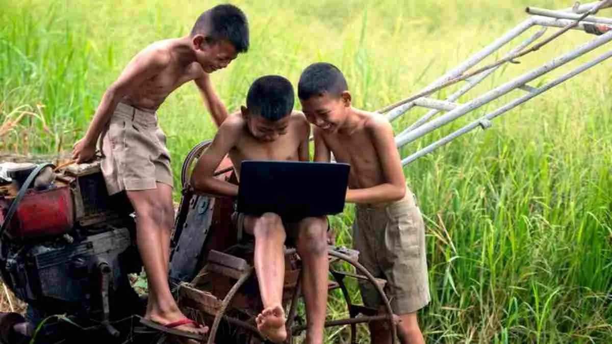 Komdigi Targetkan Internet Nasional 100 Mbps dalam Dua Tahun
