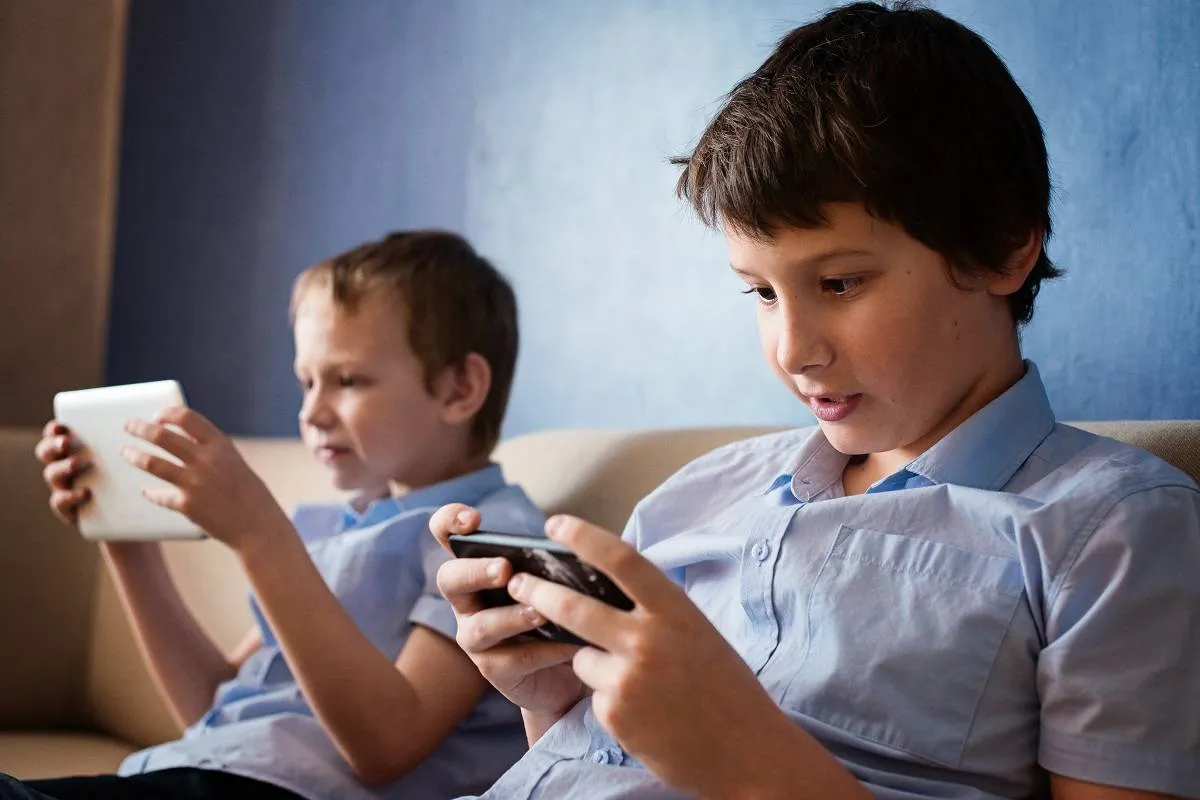 Strategi Efektif Membatasi Penggunaan Gadget pada Anak