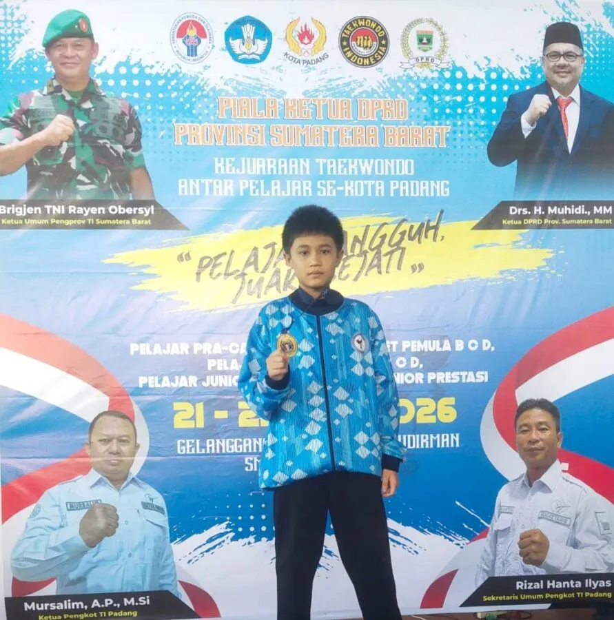 Siswa MTsN 6 Padang Raih Medali Emas di Kejuaraan Taekwondo Antarpelajar