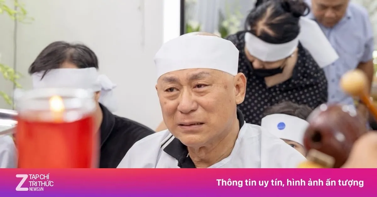 Seniman Rakyat Ta Minh Tam Berduka di Pemakaman Istrinya, Bach Van