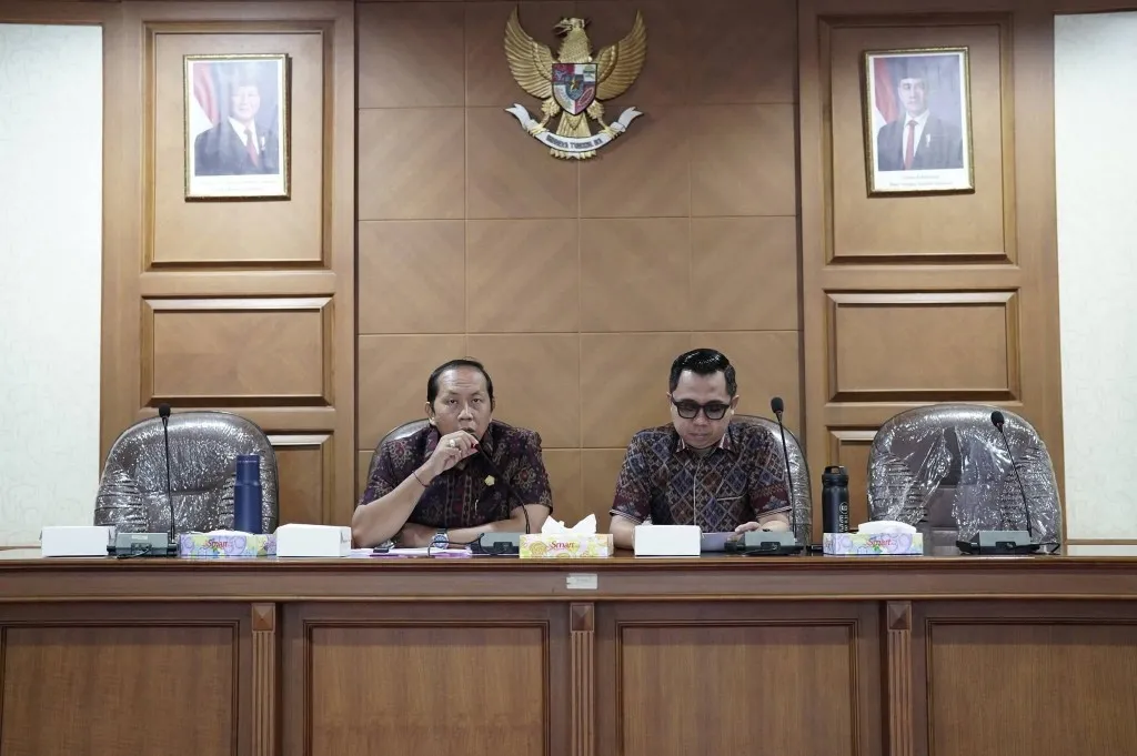 DPRD Badung Bahas Pencabutan Perda Administrasi Kependudukan