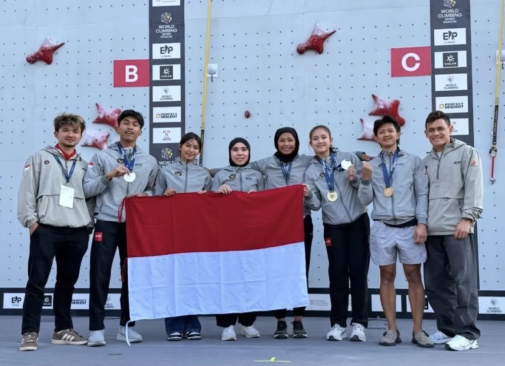 Tim Panjat Tebing Indonesia Finis Tiga Besar di World Climbing Series Krakow 2026