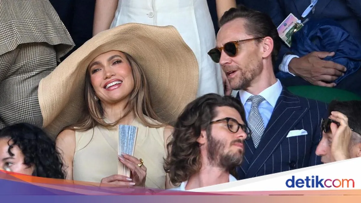 Topi Lebar Jennifer Lopez di Wimbledon Menuai Kritikan