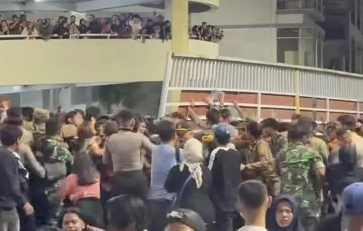 Kericuhan Konser Denny Caknan di Surabaya, Pagar Jebol dan Dua Orang Terluka