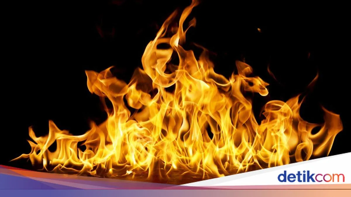 Pria di Medan Bakar Ayah Kandung, Dihakimi Warga
