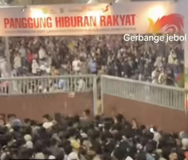 Kericuhan di Konser Denny Caknan di Surabaya, Pagar Jebol dan Dua Petugas Terluka