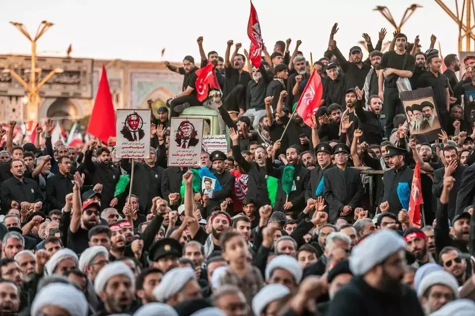 Ketegangan AS-Iran Meningkat, Ancaman Militer dan Seruan Balas Dendam Warnai Krisis Timur Tengah