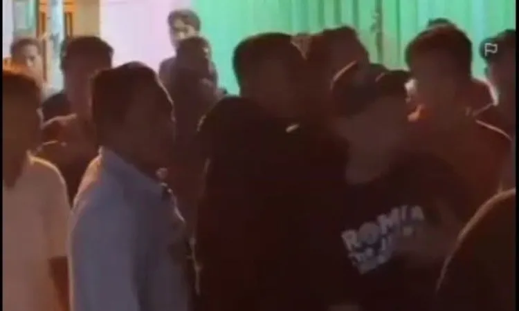Tawuran Pemuda Antar Desa di Gresik Akibatkan Dua Luka Bacok