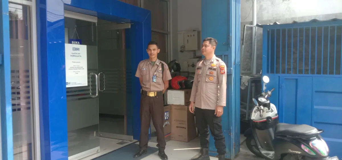 Polsek Lemahsugih Gelar Patroli Dialogis Jaga Keamanan Akhir Pekan