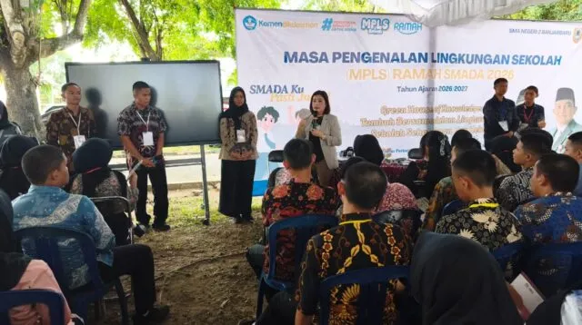 Perjalanan Emi Lasari dari Dunia Basket ke Kursi DPRD Menginspirasi Siswa Baru