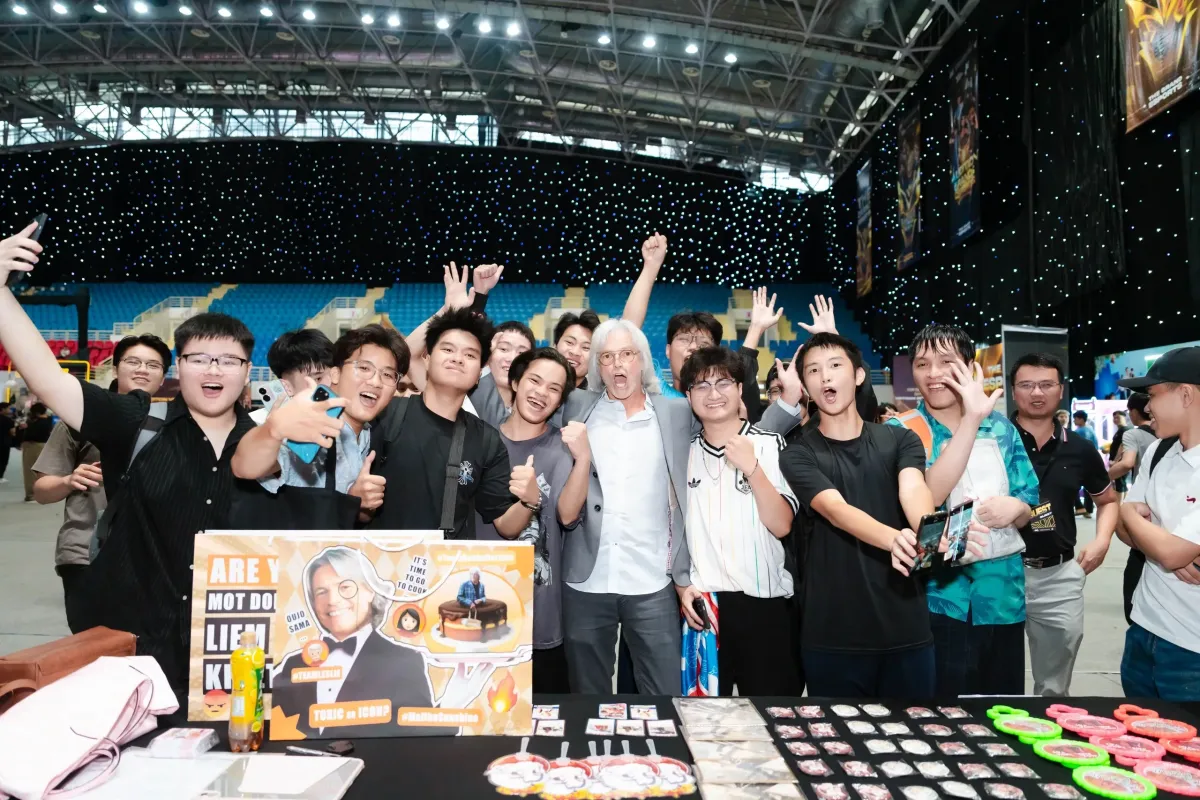 Koki Amerika Leslie Gilliams Tanda Tangan untuk Hampir 1.000 Penggemar di The Grand Esports 2026
