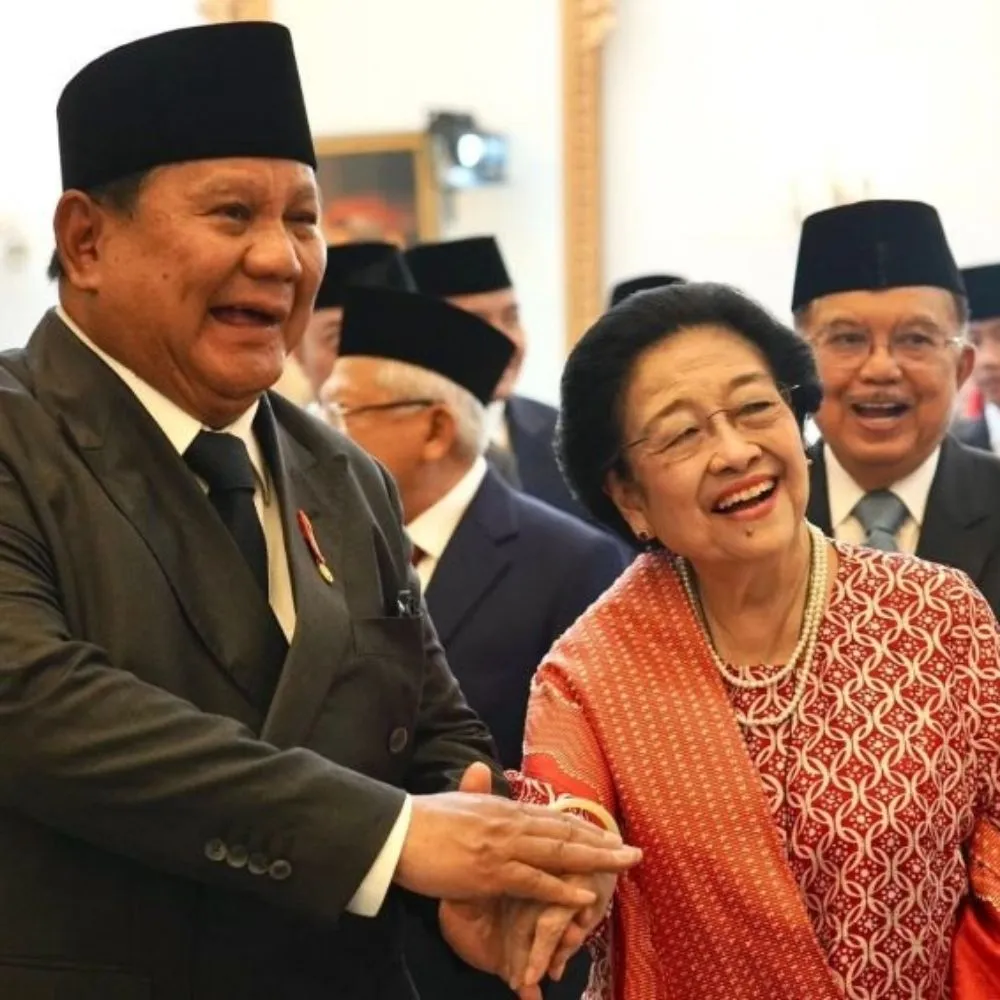 Gandengan Tangan Prabowo dan Megawati Perkuat Solidaritas